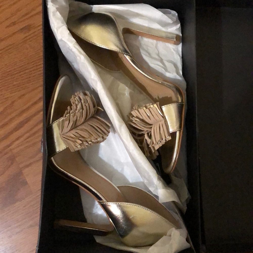 Heels - Picture 3 of 3